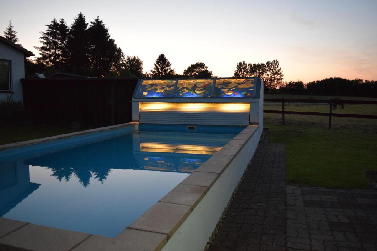 Landhaus Hideaway Mit Aussenpool, Sauna Und Kamin Bosau Buitenkant foto
